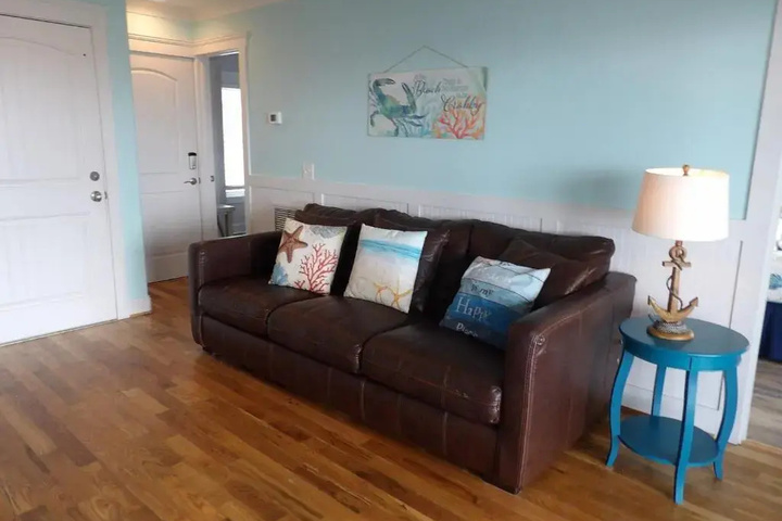 Room 6 of 21