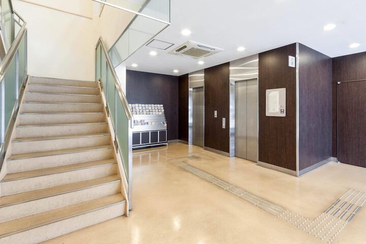 Guest Lobby