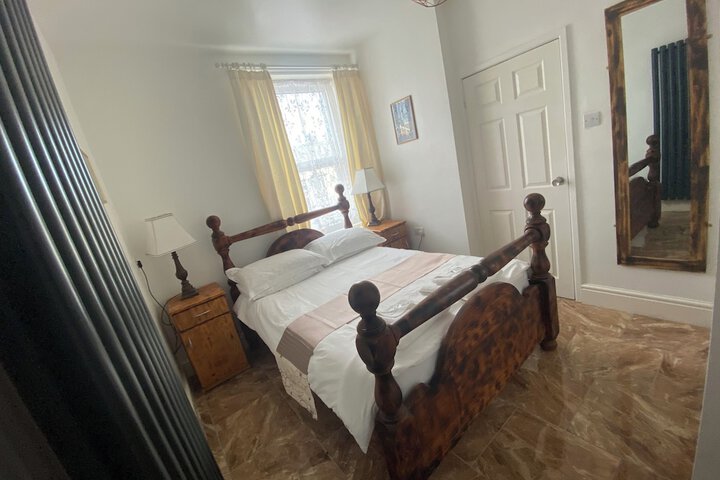 Room 13 of 28