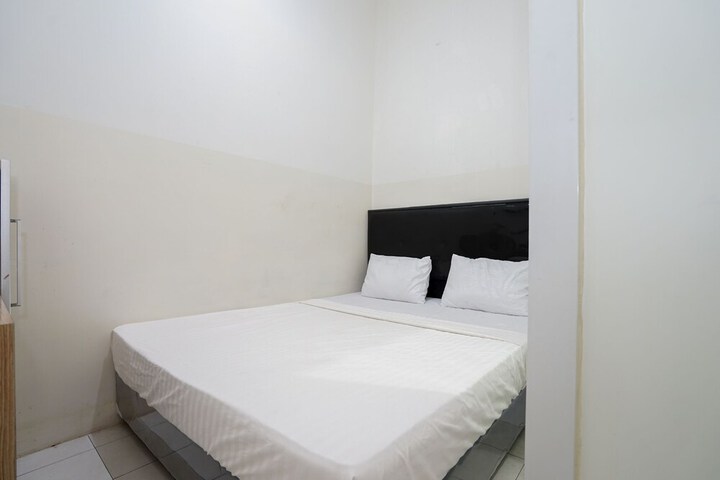 Room 6 of 27
