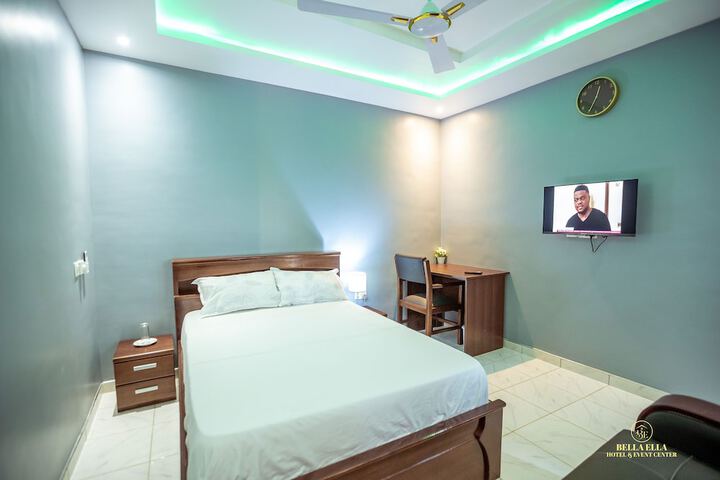 Room 28 of 67