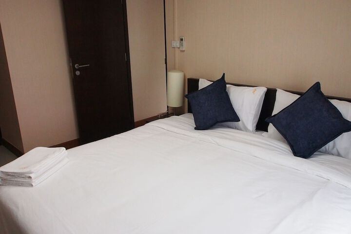 Room 5 of 31