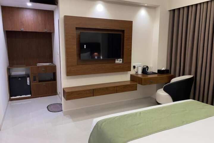 Room 3 of 58