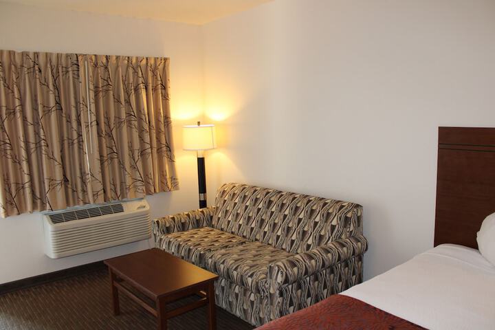 Room 10 of 32