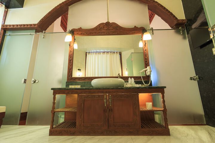 Ballroom/Hall 114 of 131