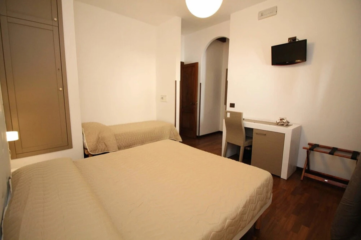 Room 18 of 24