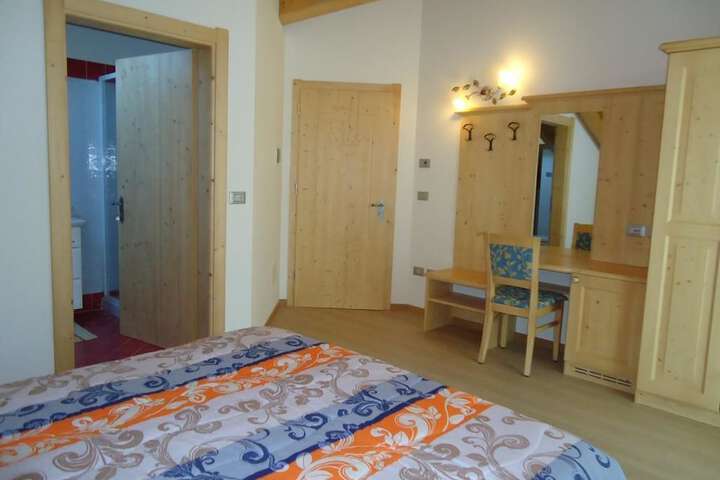 Room 26 of 29