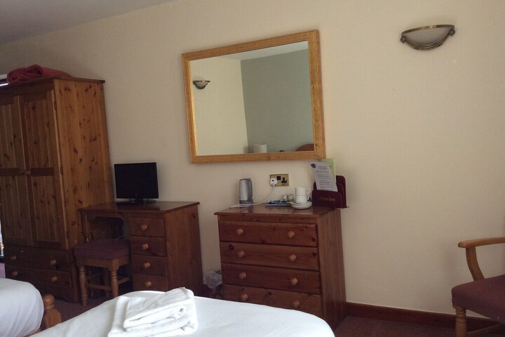 Room 10 of 27