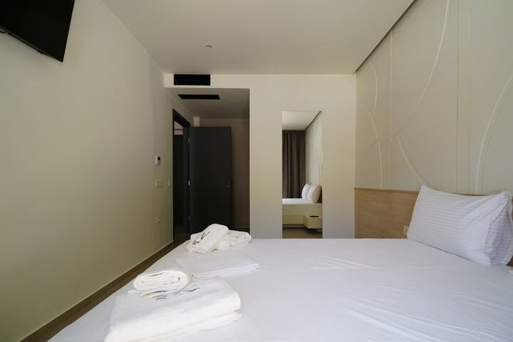 Room 5 of 44