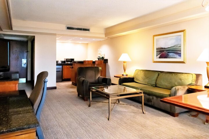 Room 27 of 73