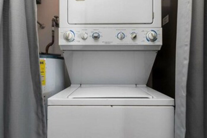 Laundry 21 of 33