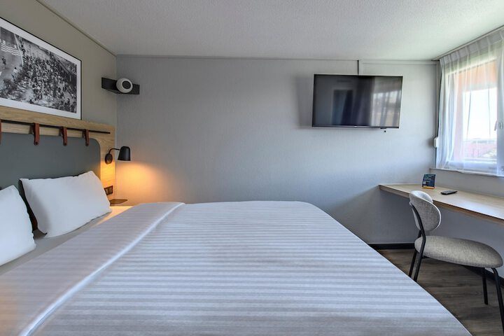 Room 7 of 50