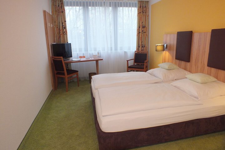Room 9 of 47