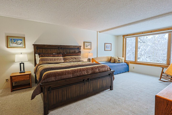 Room 8 of 42