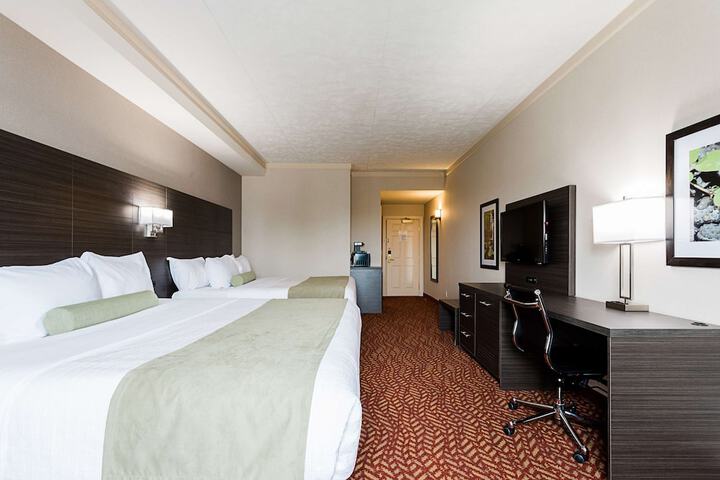 Room 16 of 100