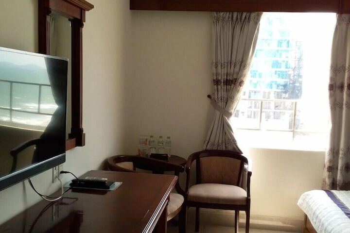 Room 13 of 35