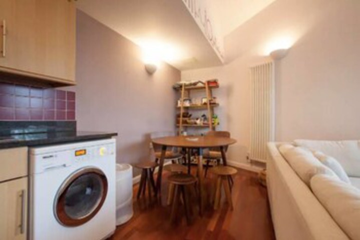Room 14 of 18