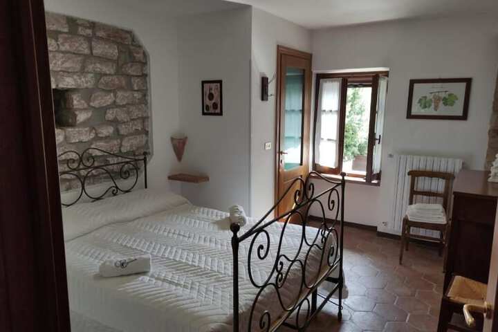 Room 4 of 40