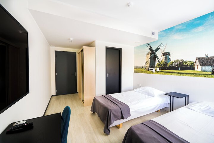 Room 21 of 47