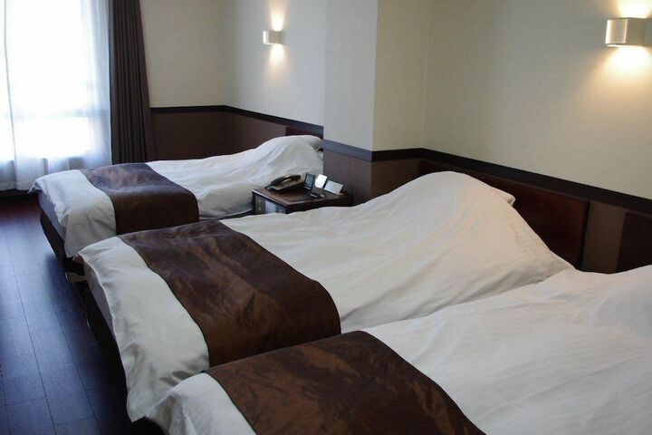 Room 5 of 27