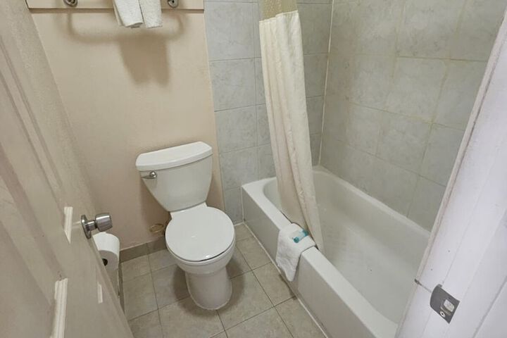 Room 9 of 19