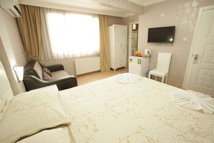 Room 3 of 15
