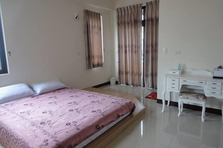 Room 2 of 5