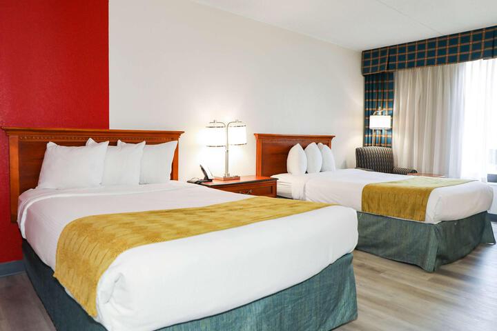1 King Bed (1 of 18)