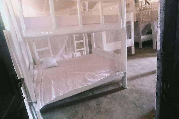 Room 9 of 28