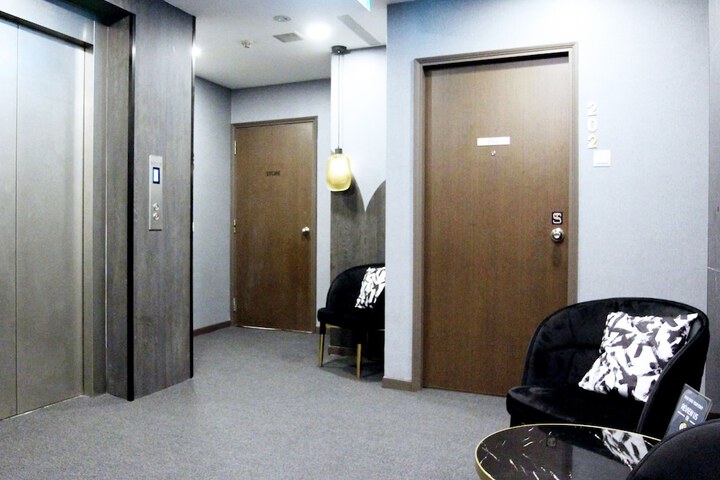 Room 26 of 45