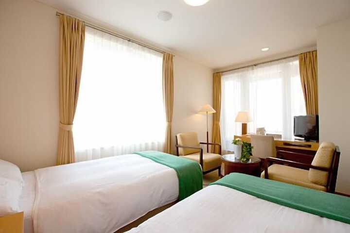 Room 16 of 39