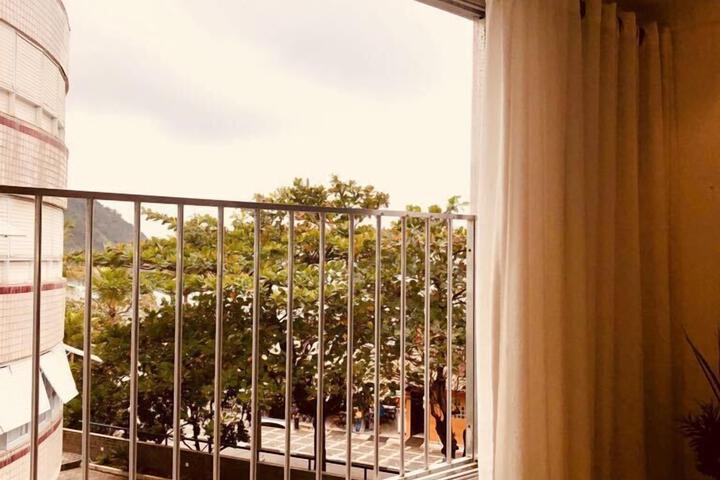 Pé na areia do Guarujá - Praia do Tombo (12F)