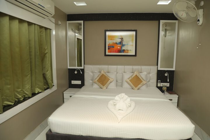 Room 7 of 25