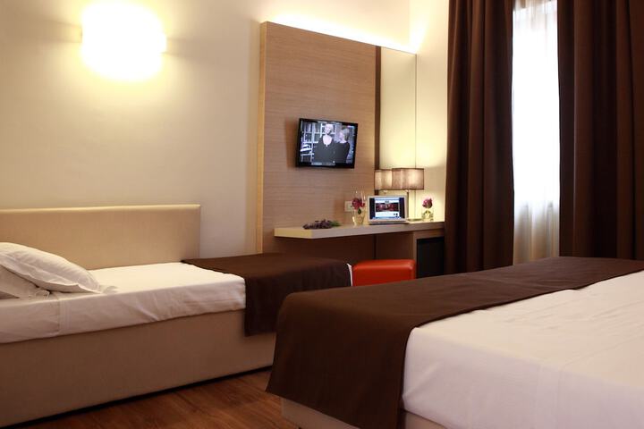 Room 8 of 39