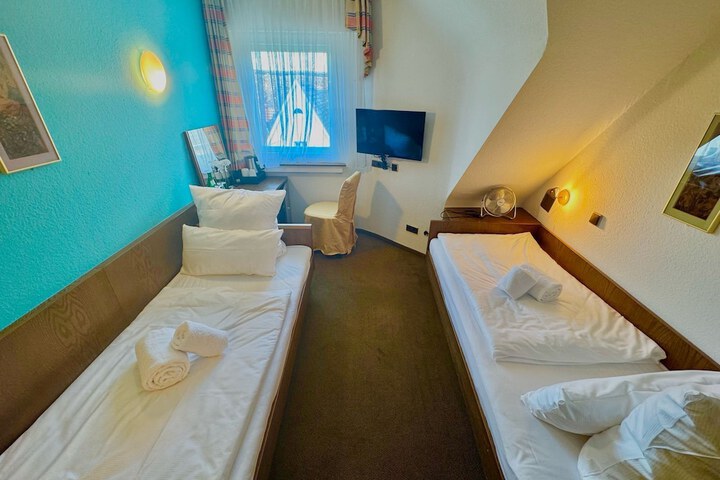 Room 16 of 63