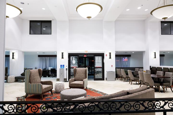 Lobby lounge