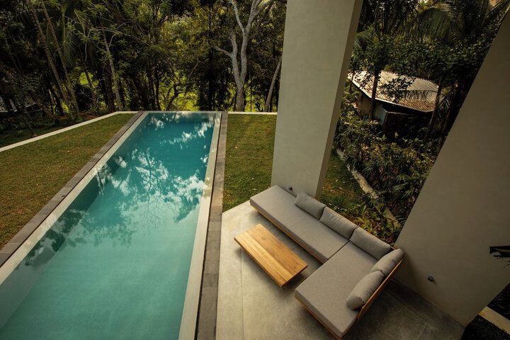 Pool 10 of 31