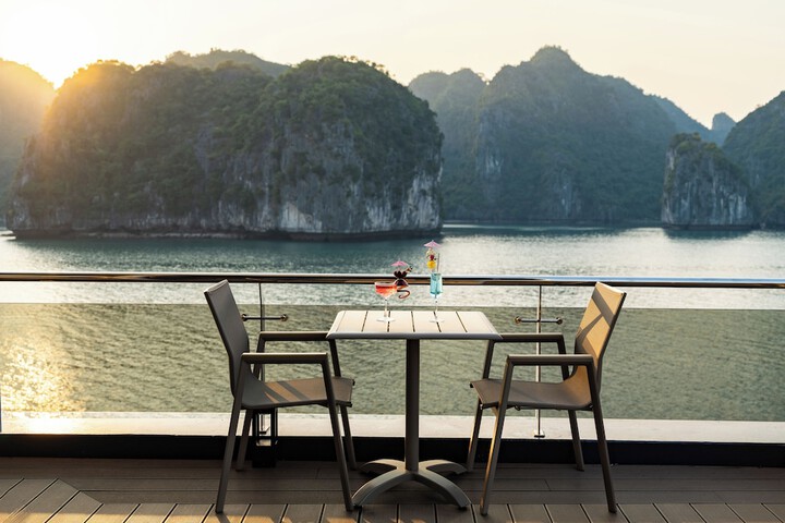Sundeck 66 of 78
