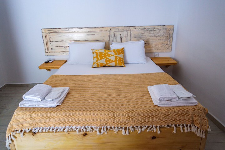 Room 13 of 35
