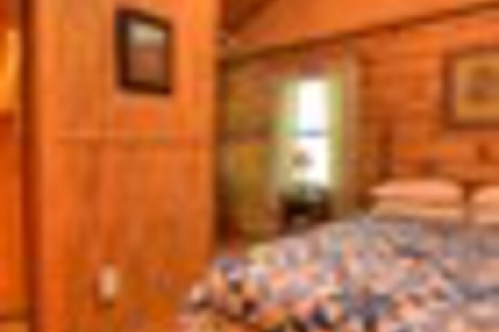 Room 8 of 204
