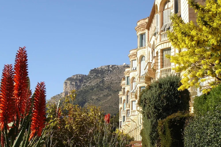 Exterior of Riviera Palace