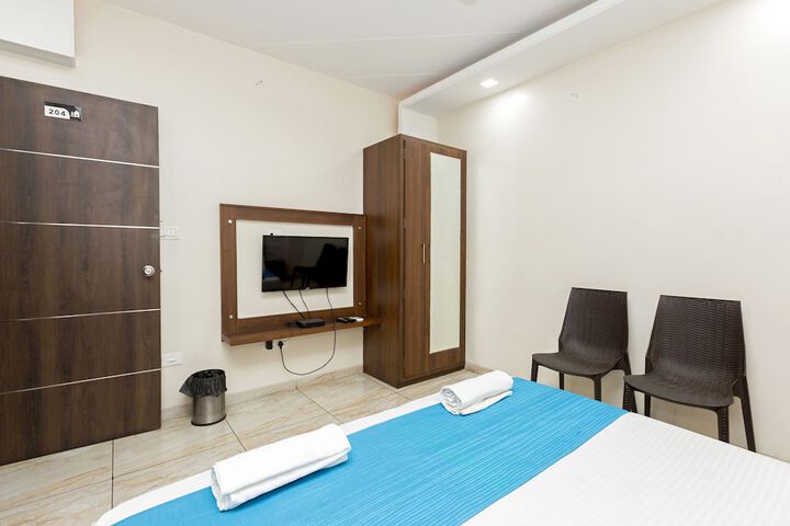 Room 12 of 38
