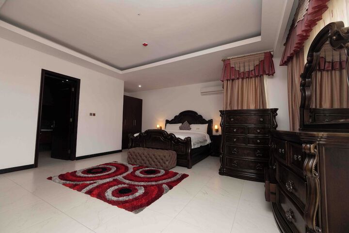 Room 3 of 23