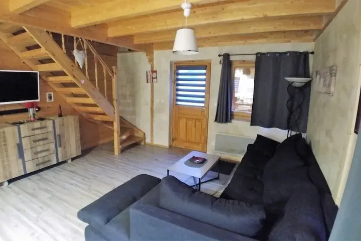 Room 4 of 10