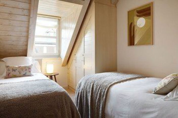 Room 10 of 26