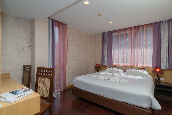 Room 4 of 84