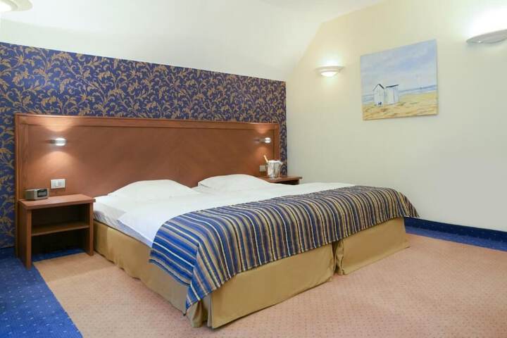 Room 2 of 56