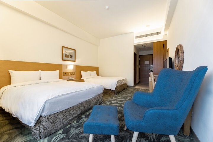 Room 8 of 34