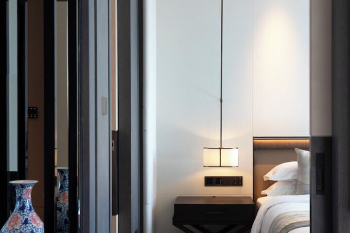 Room 8 of 101