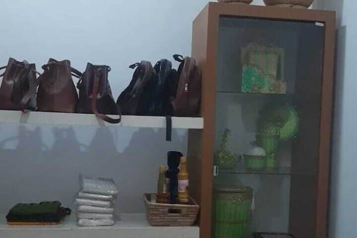 Gift Shop 18 of 27